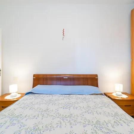Lilly A Apartamento *